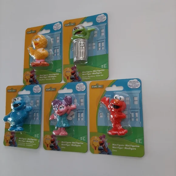 Sesame Street Mini Figures Set of 5 Big Bird Elmo Oscar Cookie Monster Abby - Picture 2 of 12